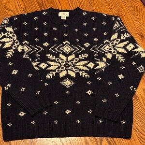J Crew VINTAGE hand knit wool snowflake crewneck navy blue sweater size small
